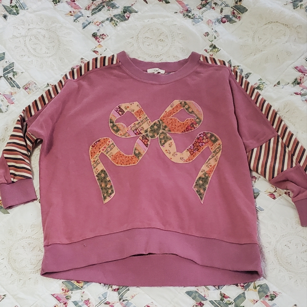 Easel Patchwork Bow 3/4th Sleeve Top - Picture 2 of 10
